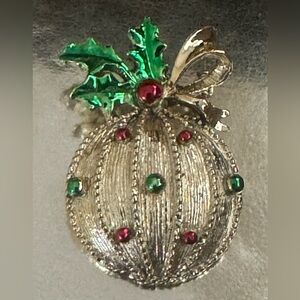 Gerrys Signed Christmas vintage ornament pin